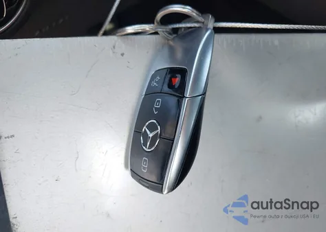 2019 Mercedes-Benz E 300 4Matic из США, поврежденный, VIN WDDZF4KB3KA587518
